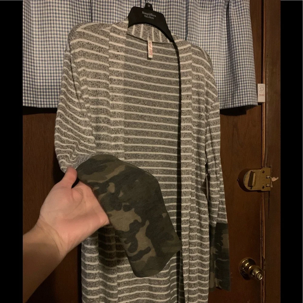 Pretty Gray and White Striped Cardigan  Size L  NWT - Picture 7 of 13